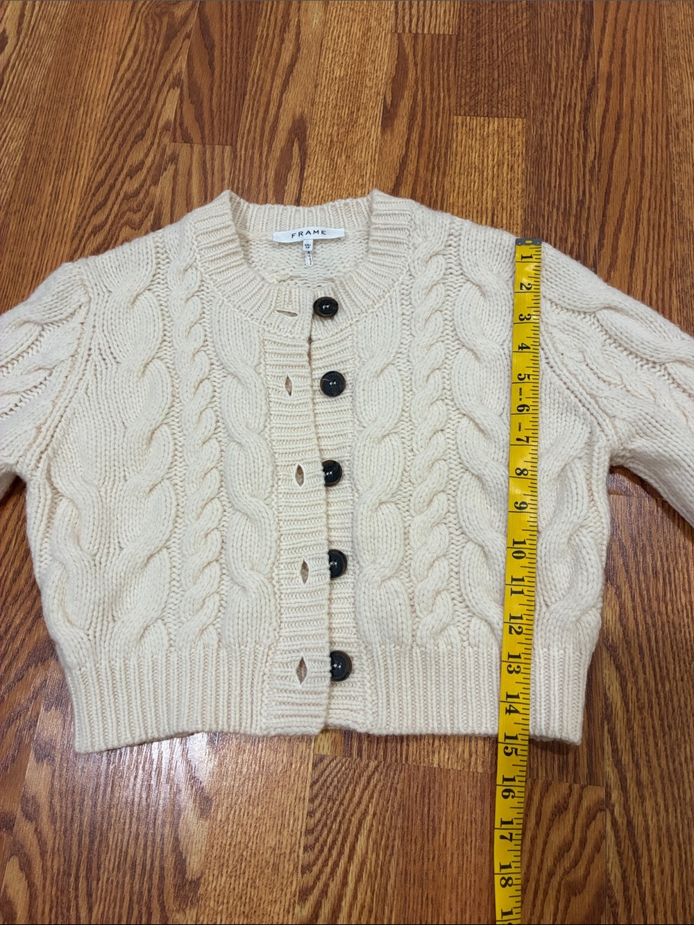 FRAME Marino Wool Cable Knit Cropped Cardigan - Picture 3 of 9